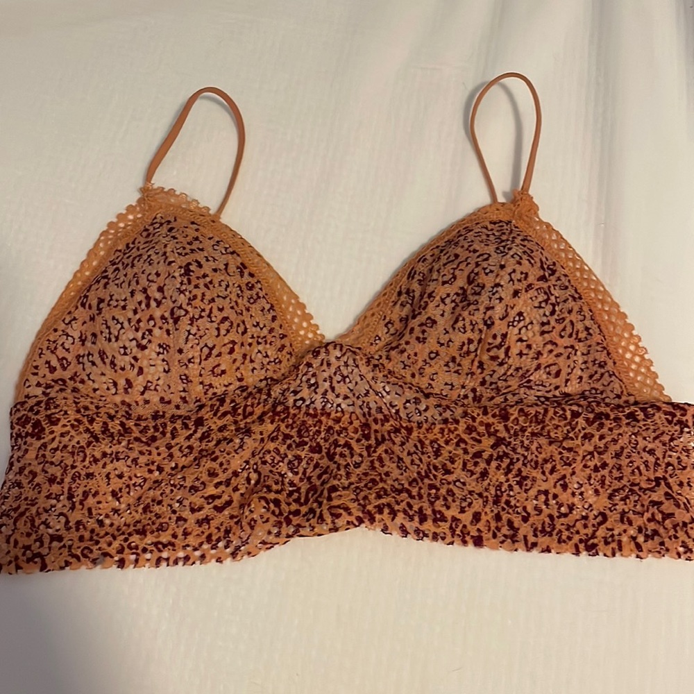 Victorias Secret bralette with adjustable straps! Size Medium